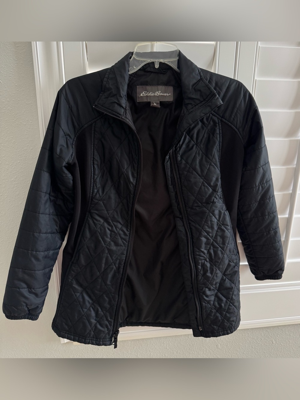 Eddie Bauer women’s Petite XS black quilted jacket full zip insulated coat